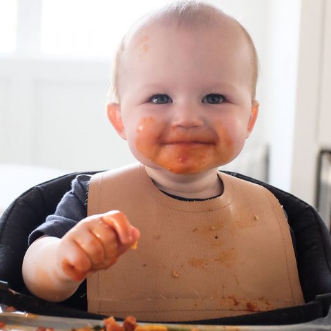 baby throwing food