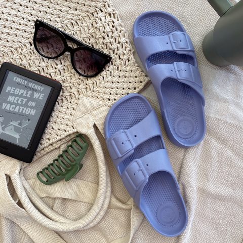 beach and pool day fashion essentials