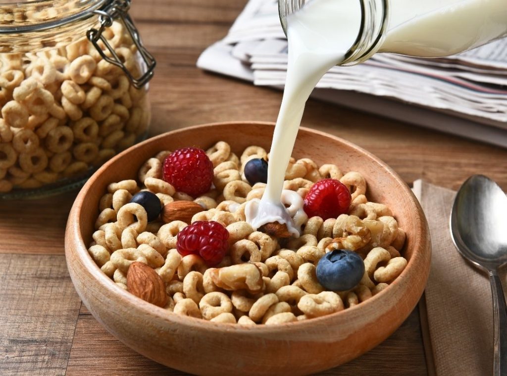 Cereal with milk protein