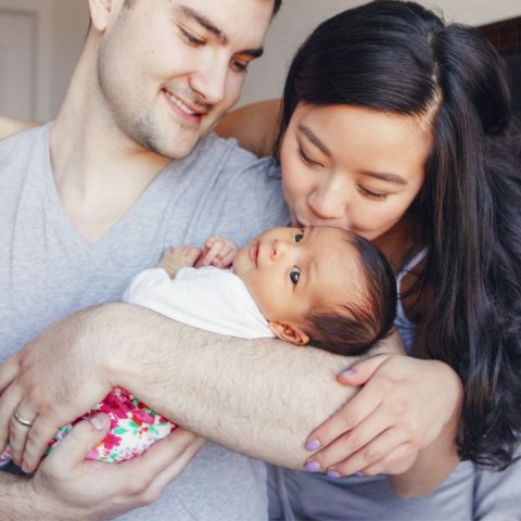 support a postpartum mom