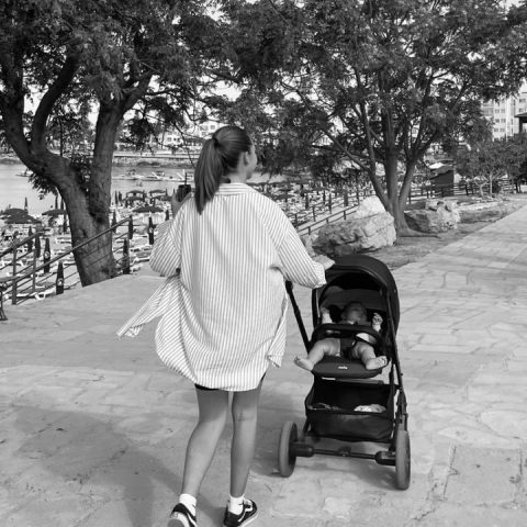 i don't love every moment of motherhood