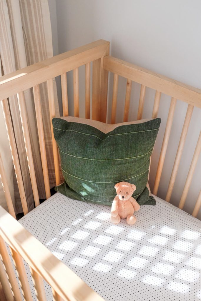 green throw pillow