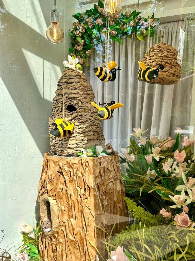 couples shower bee theme