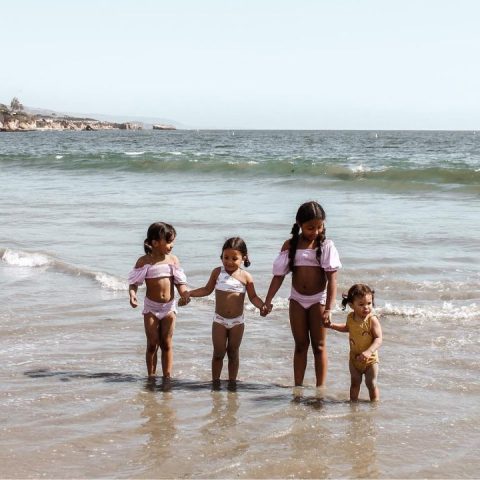 traveling with other families
