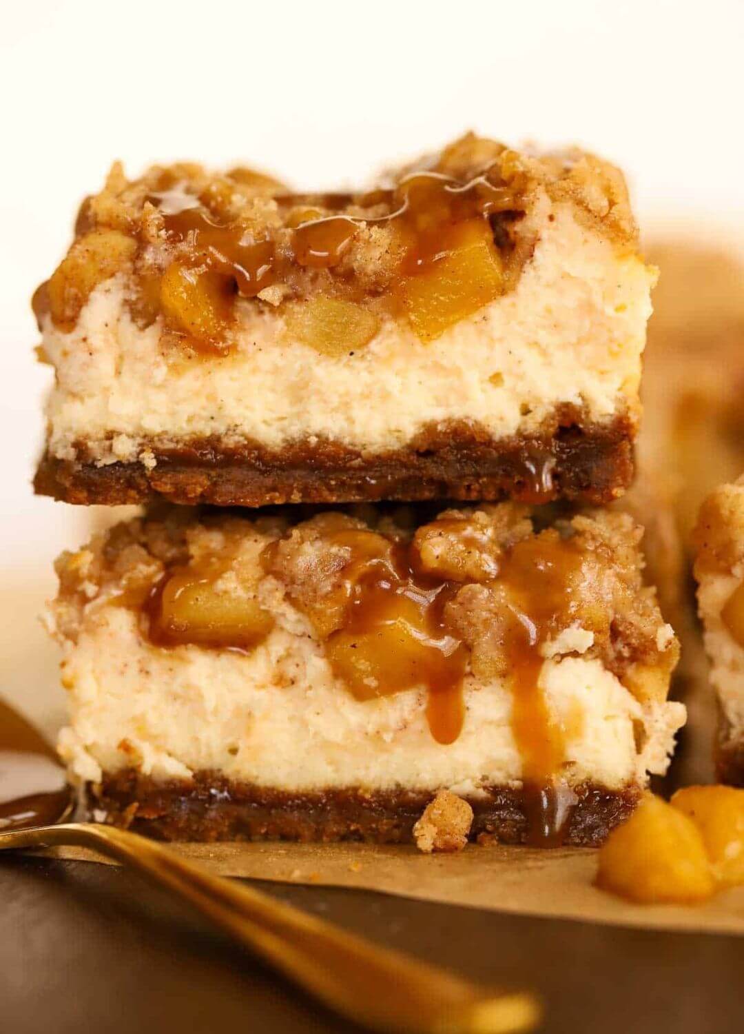 apple cheesecake bars thanksgiving desserts
