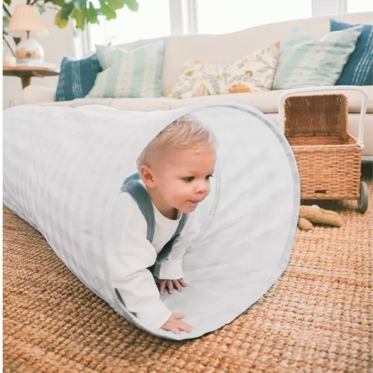 Play Tunnel