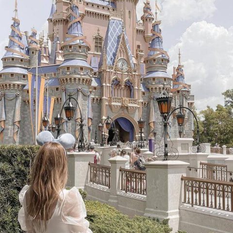 chatgpt disney itinerary
