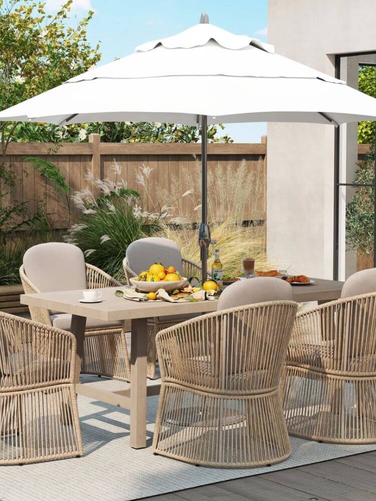 outdoor dining decor and furniture