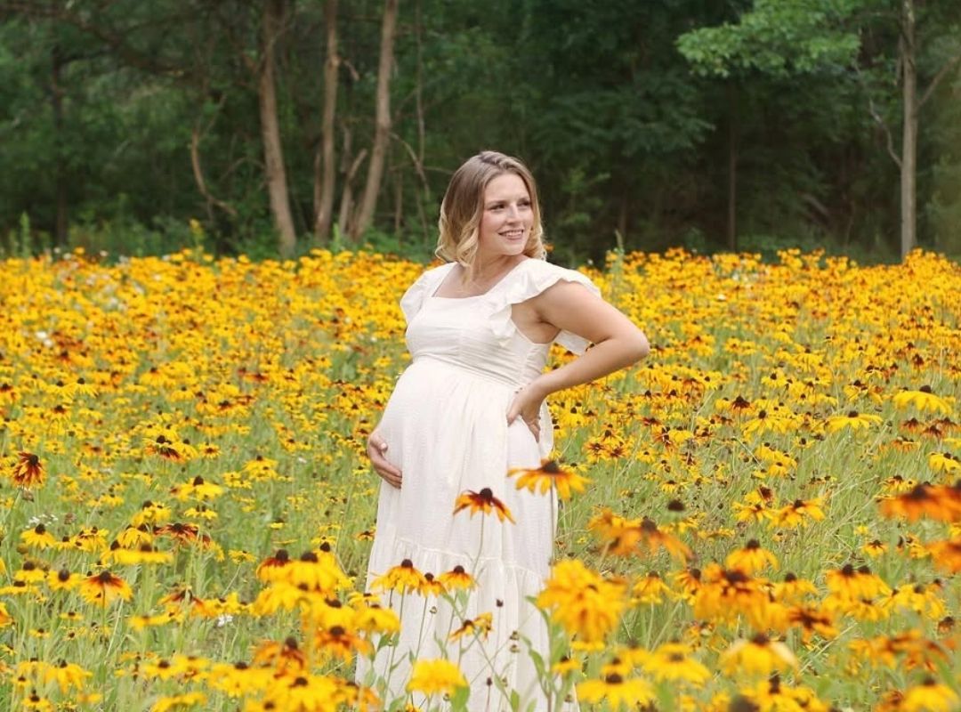 summer pregnancy fashion emilee janitz