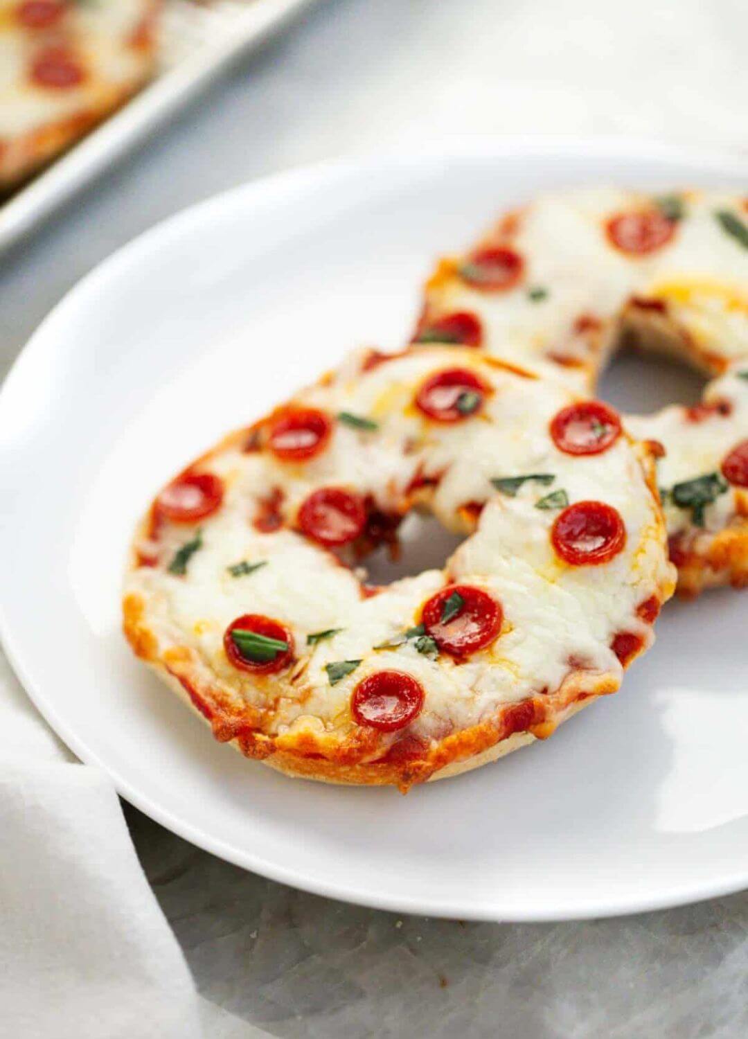 pizza bagels