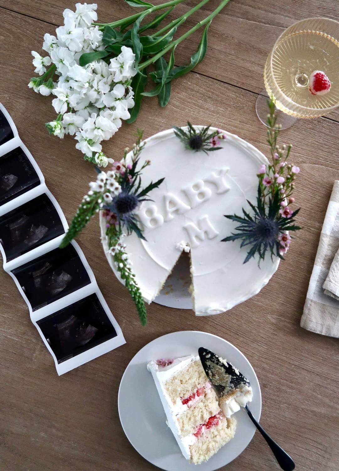 gender reveal cake pregnancy announcement