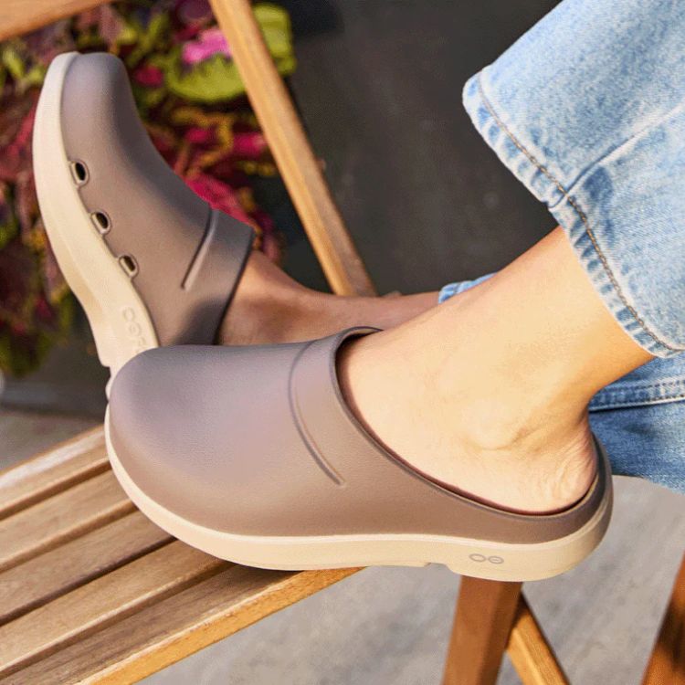 Recovery Clogs