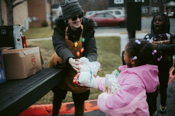 giving back during the holidays