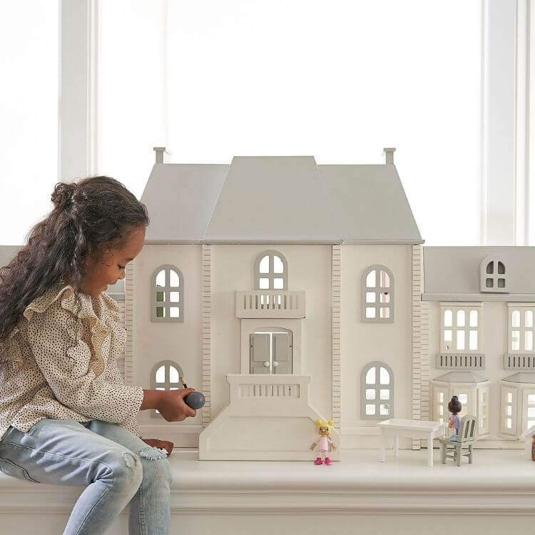 Barrington Dollhouse