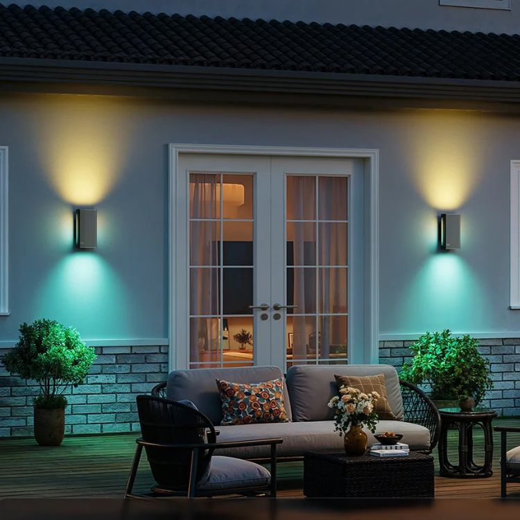 Outdoor UpDown Wall Light