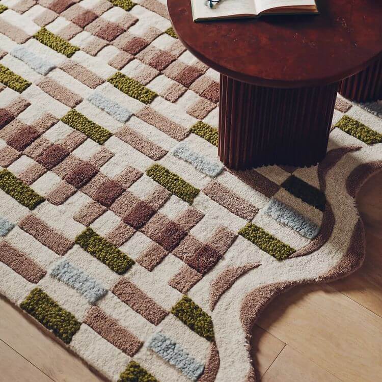 Tufted Wool Scalloped Rug
