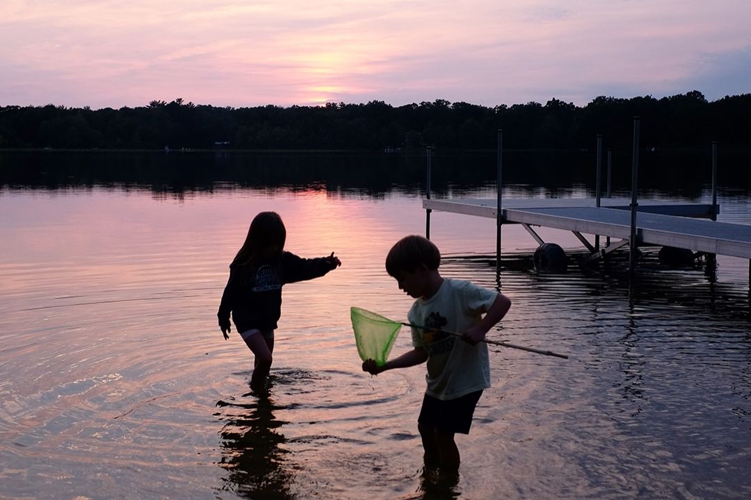 Headed on a Beach or Lake House Vacation With Kids? Here’s Exactly What to Pack