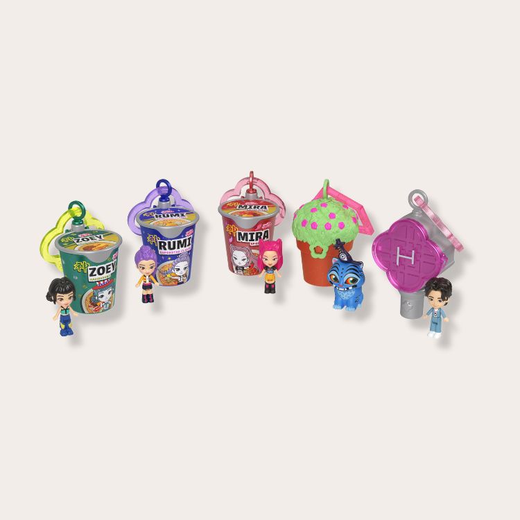 <em>KPop Demon Hunters</em> Mini Polly Pocket