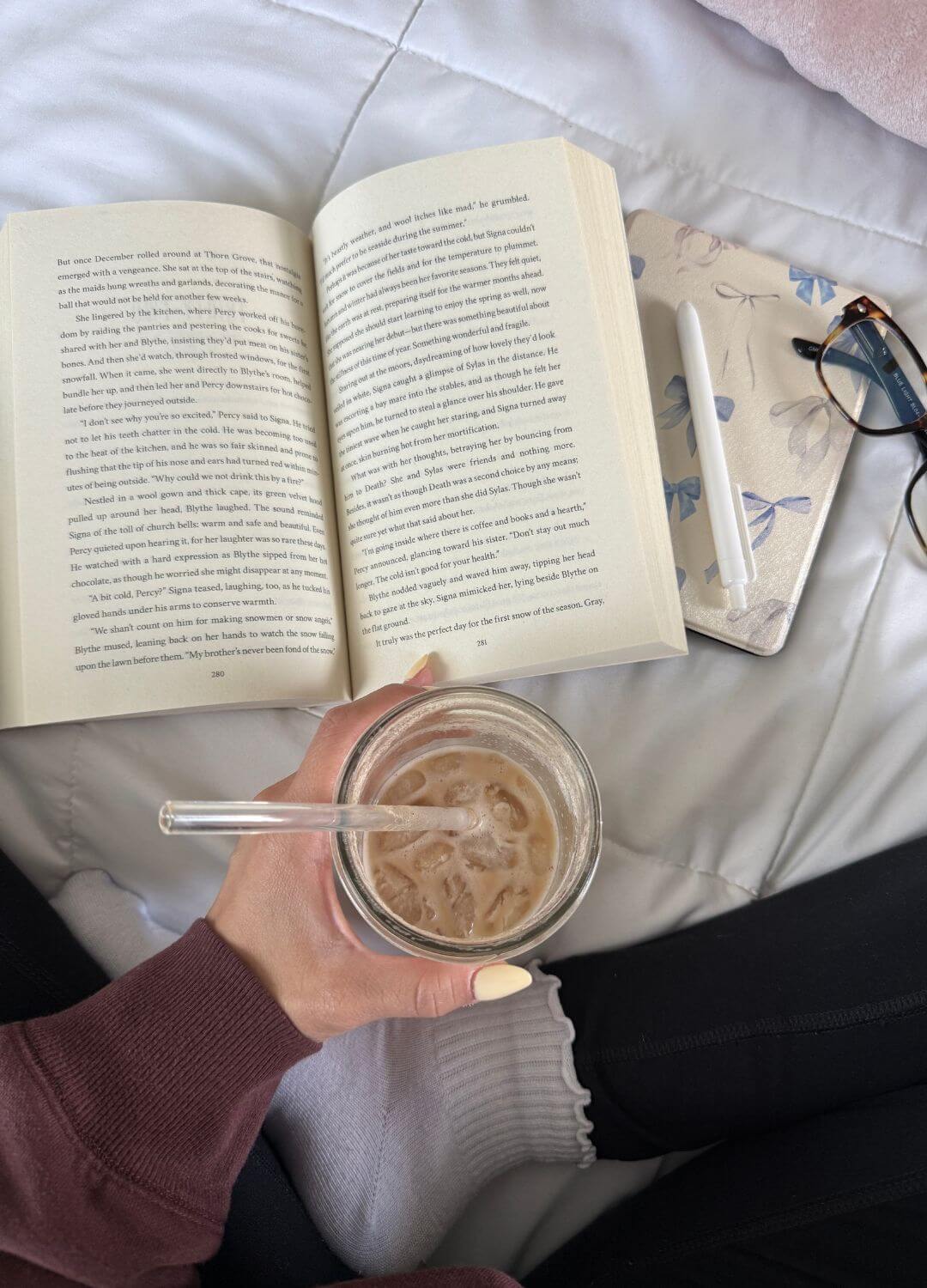 girl reading with coffee