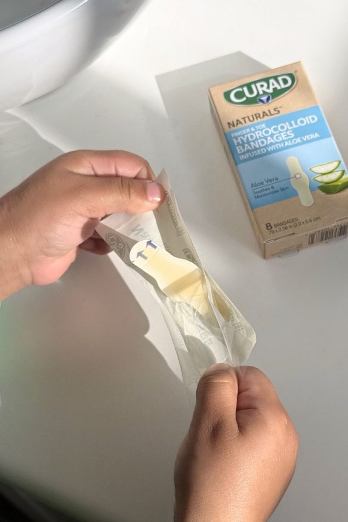 curad naturals bandages