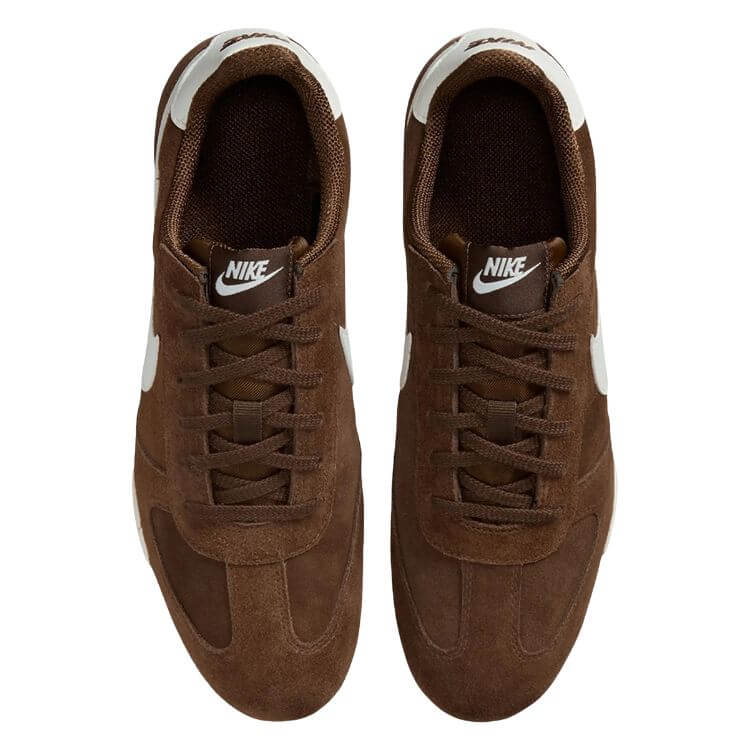 brown sneakers fall capsule wardrobe