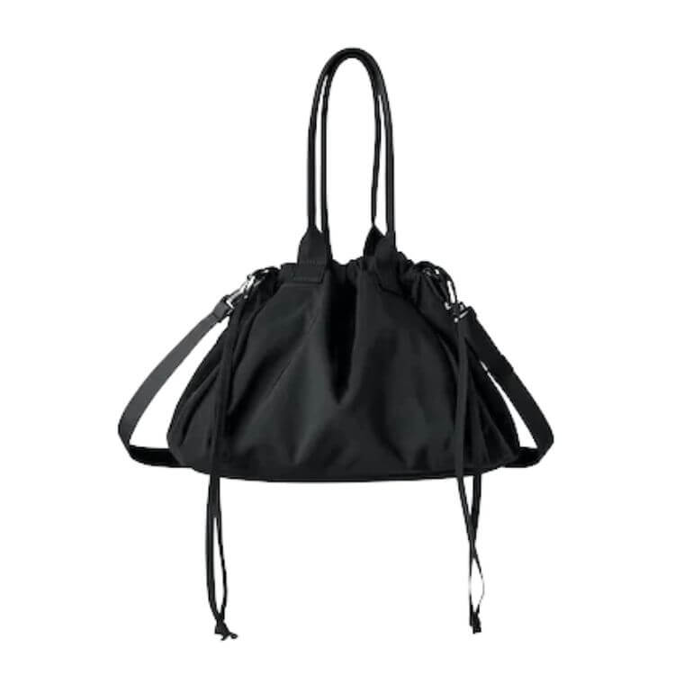 black drawstring bag fall capsule wardrobe