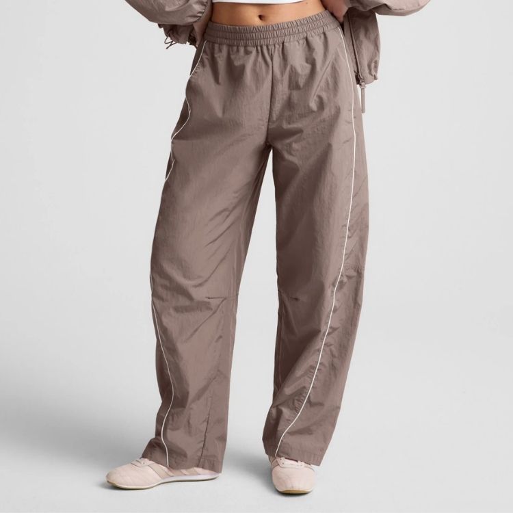 Limitless Mid-Rise Barrel Leg Pant