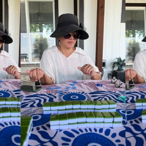 mom playing mahjong
