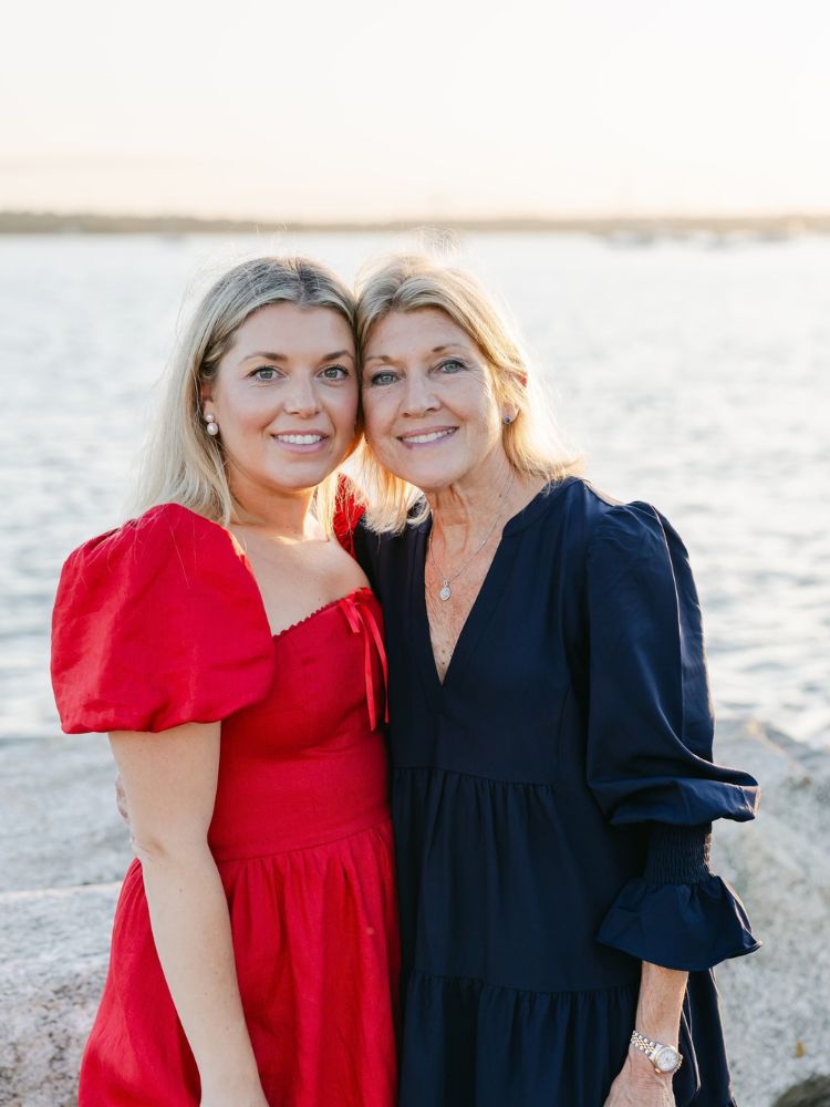 mom and daughter